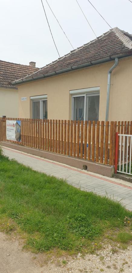 Napfeny Apartmanhaz Balatonberény Екстериор снимка